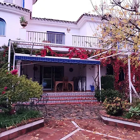With 4 In Estepona, Malaga, With Wonderful Sea View, Priva